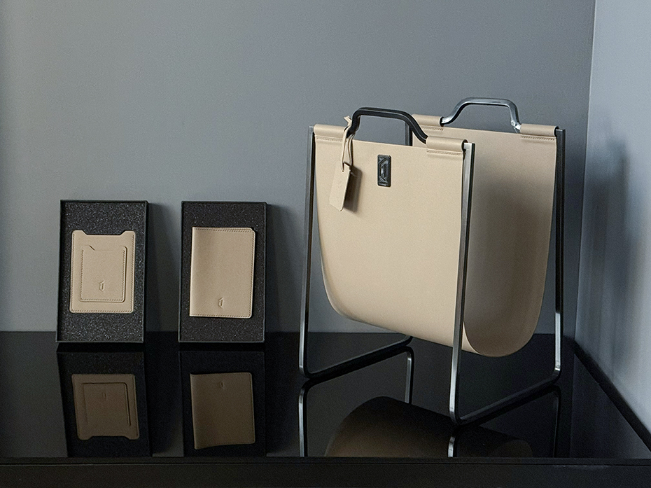 Подарочный набор аксессуаров из кожи FURNITEK FG-417