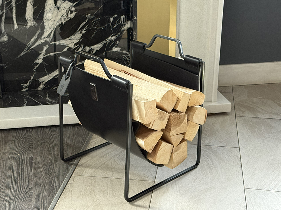 Дровница с кожаной вставкой FG-12061 чернёная латунь с полировкой