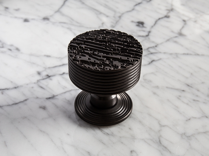 Дверная ручка-кноб на круглой розетке Oliver Knights Serlo DK 62 мм чёрная бронза