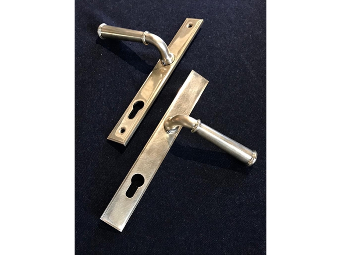 Ручка для балконной двери на узкой планке Frank Allart 7774597E01BS серебро